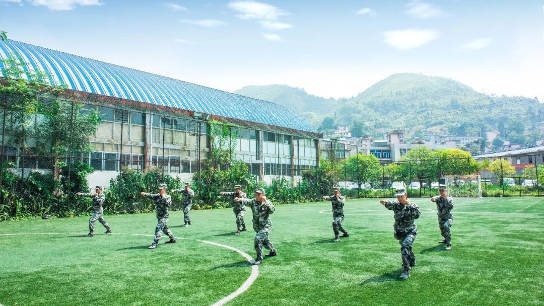 華錫集團(tuán)召開慶祝建軍95周年暨“八一”座談會