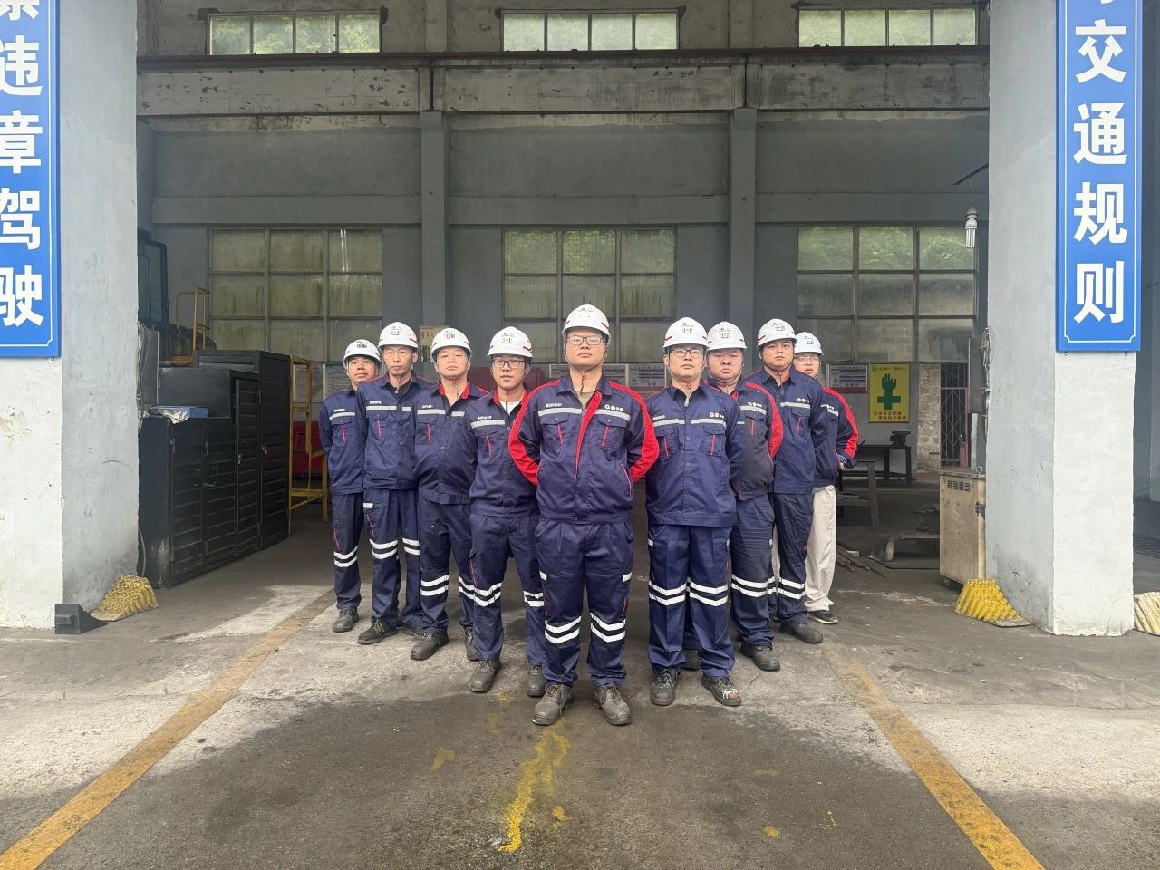 北港榜樣 | 用匠心點(diǎn)亮先鋒之路 &mdash;&mdash;北部灣港集團(tuán)旗下這個(gè)汽車隊(duì)維修班榮獲&ldquo;廣西工人先鋒號(hào)&rdquo;