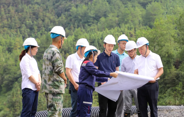 華錫有色領(lǐng)導(dǎo)班子成員國慶假期赴河池片區(qū)企業(yè)調(diào)研督導(dǎo)